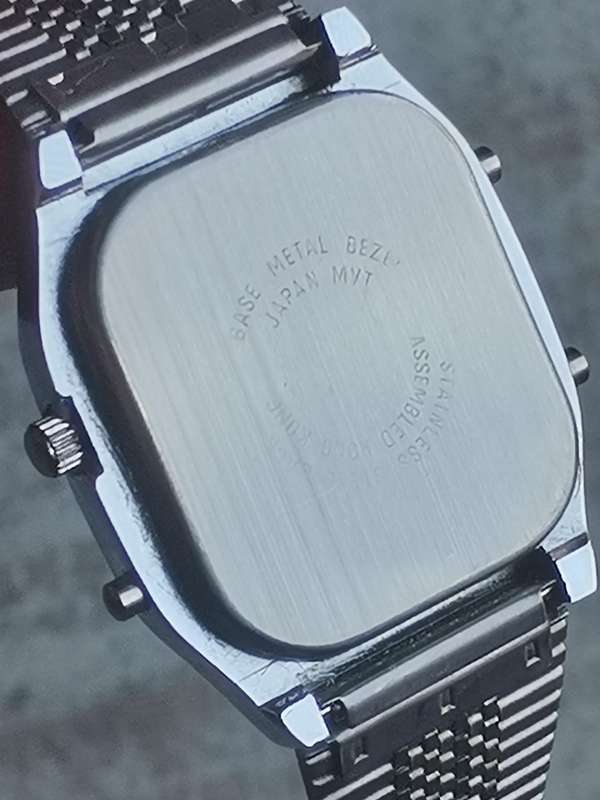 MENS VINTAGE CYNTAOR STAINLESS STEEL ANALOG/DIGITAL WATCH IN EXCELLENT WORKING CONDITION