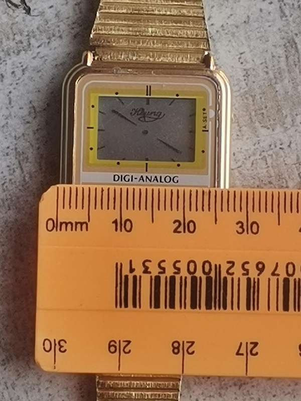 MENS VINTAGE ELECTRONIC ANALOG/DIGITAL WATCH IN EXCELLENT WORKING CONDITION