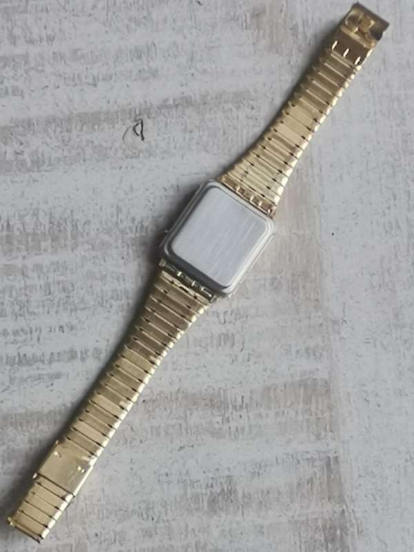 MENS VINTAGE ELECTRONIC ANALOG/DIGITAL WATCH IN EXCELLENT WORKING CONDITION