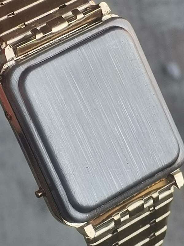 MENS VINTAGE ELECTRONIC ANALOG/DIGITAL WATCH IN EXCELLENT WORKING CONDITION