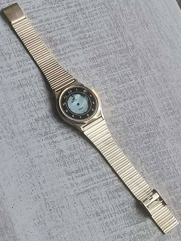 MENS VINTAGE KESSEL ELECTRONIC ANALOG QUARTZ WATCH IN EXCELLENT WORKING CONDITION