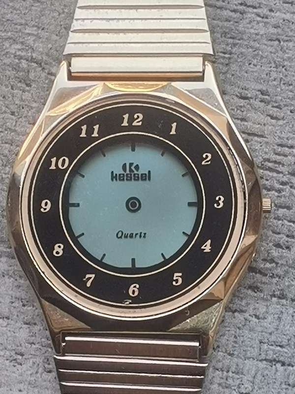 MENS VINTAGE KESSEL ELECTRONIC ANALOG QUARTZ WATCH IN EXCELLENT WORKING CONDITION