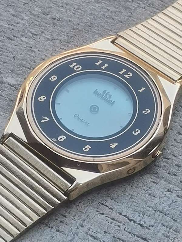 MENS VINTAGE KESSEL ELECTRONIC ANALOG QUARTZ WATCH IN EXCELLENT WORKING CONDITION