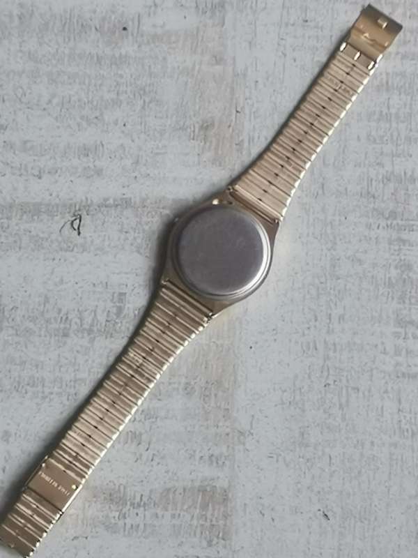 MENS VINTAGE KESSEL ELECTRONIC ANALOG QUARTZ WATCH IN EXCELLENT WORKING CONDITION