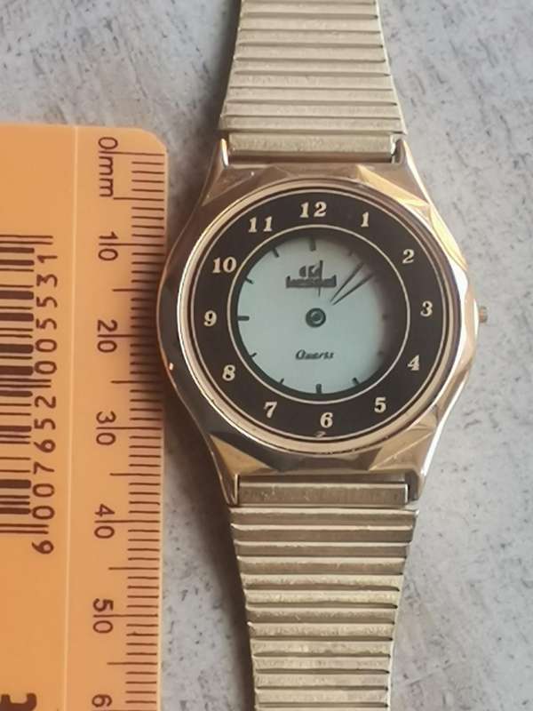 MENS VINTAGE KESSEL ELECTRONIC ANALOG QUARTZ WATCH IN EXCELLENT WORKING CONDITION