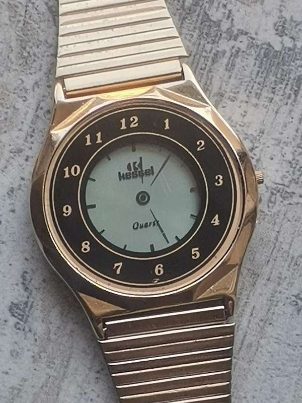 MENS VINTAGE KESSEL ELECTRONIC ANALOG QUARTZ WATCH IN EXCELLENT WORKING CONDITION