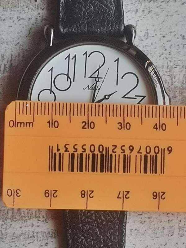 MENS VINTAGE NOBLE QUARTZ WATCH IN EXCELLENT WORKING CONDITION