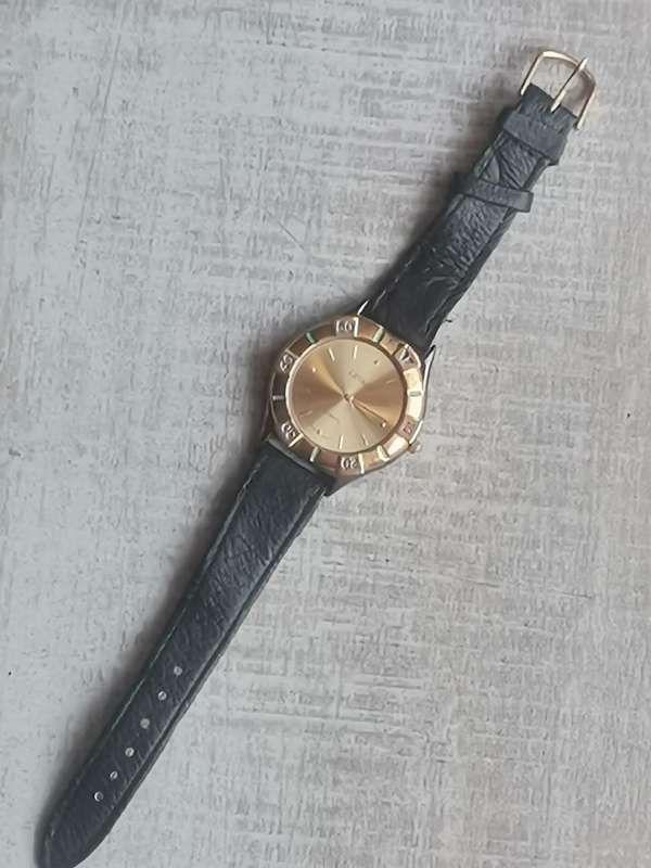 MENS LEVACO WATCH IN EXCELLENT WORKING CONDITION