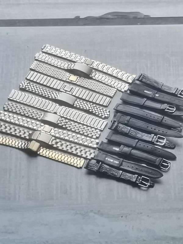 20 x WATCH STRAP COLLECTION - 10 STEEL + 10 LEATHER BIDDING FOR ALL 20 STRAPS