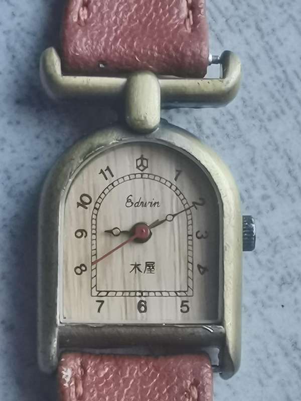 LADIES VINTAGE EDWIN WATCH IN EXCELLENT WORKING CONDITION