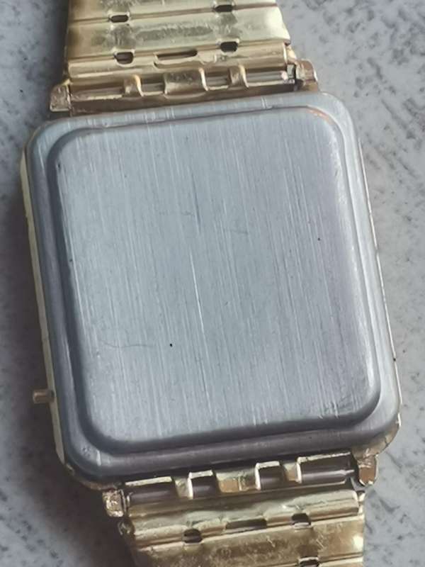 MENS VINTAGE ELECTRONIC DIGI-ANALOG GOLD PLATED WATCH IN EXCELLENT WORKING CONDITION
