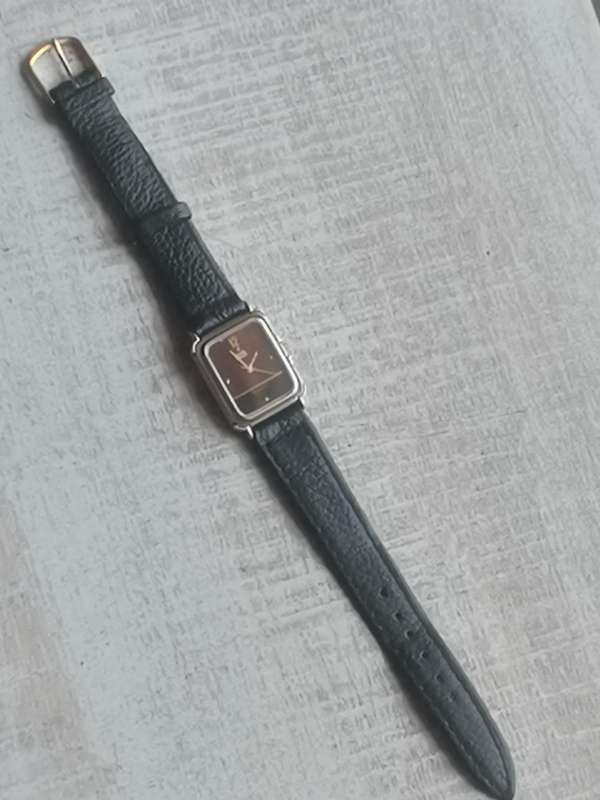 STUNNING LADIES WIN WATCH IN EXCELLENT WORKING CONDITION