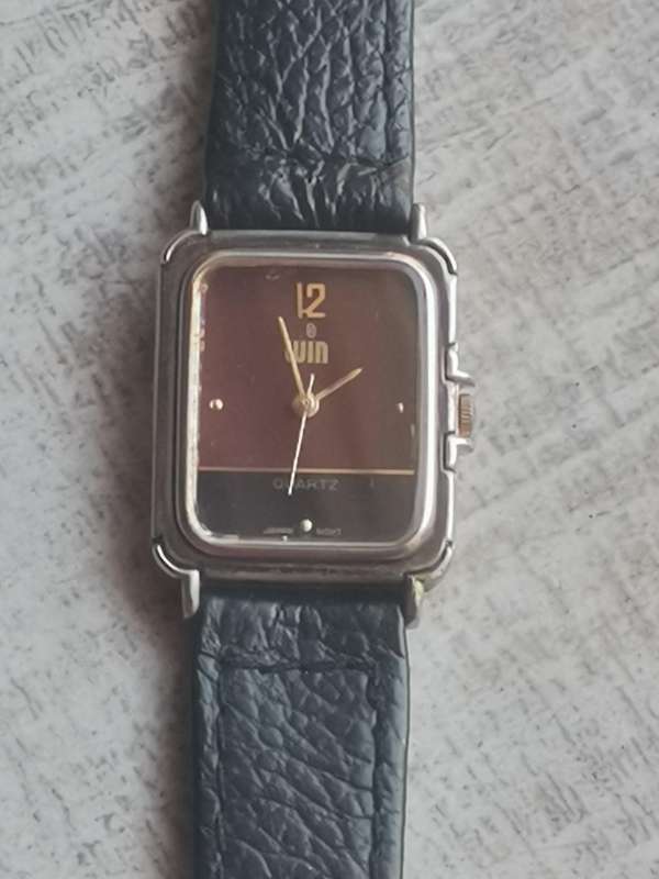 STUNNING LADIES WIN WATCH IN EXCELLENT WORKING CONDITION