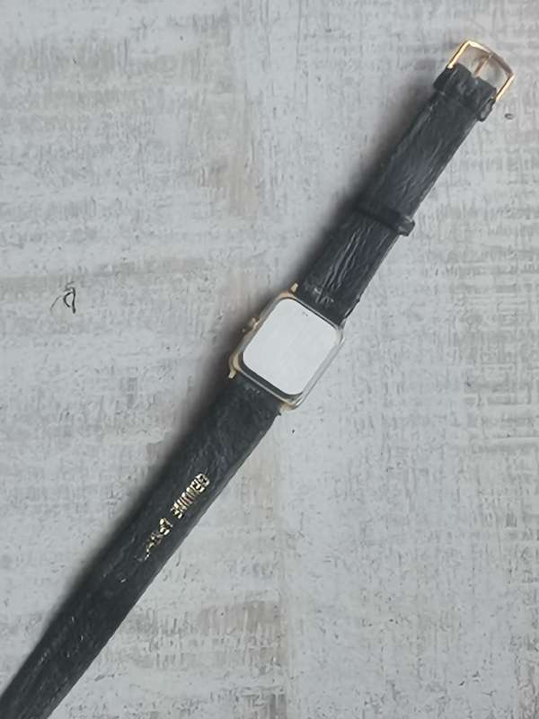 STUNNING LADIES WIN WATCH IN EXCELLENT WORKING CONDITION