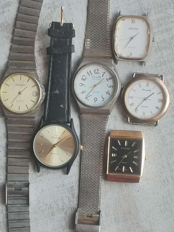 MENS VINTAGE QUARTZ WATCH COLLECTION - ALL IN GOOD WORKING CONDITION