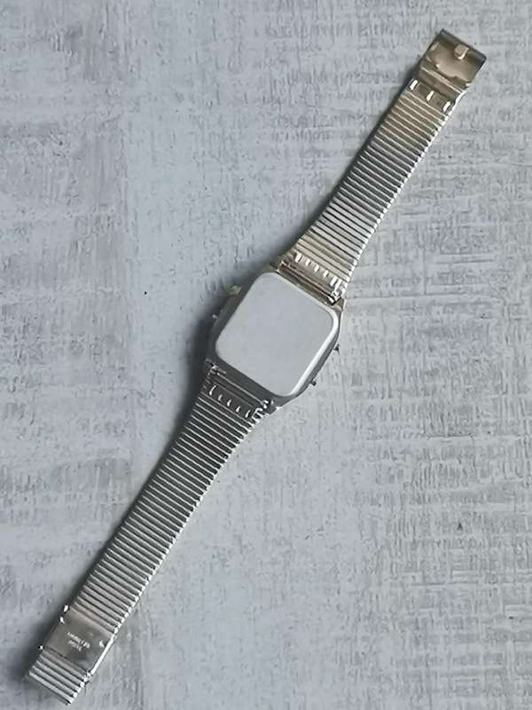 MENS VINTAGE OCCASION ANALOG/DIGITAL WATCH IN EXCELLENT WORKING CONDITION