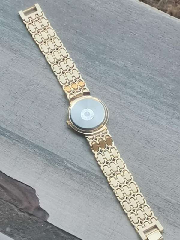 MENS VINTAGE SEIKO ALL GOLD WATCH IN EXCELLENT WORKING CONDITION - NEW OLD STOCK