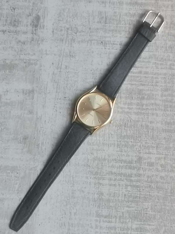 MENS VINTAGE CARTAN WATCH IN EXCELLENT WORKING CONDITION