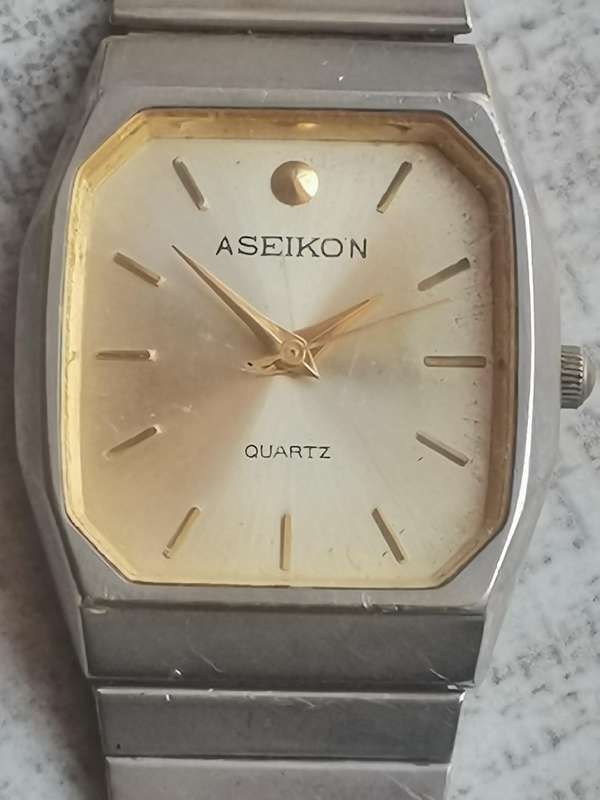 MENS VINTAGE ASEIKON STAINLESS STEEL WATCH IN EXCELLENT WORKING CONDITION