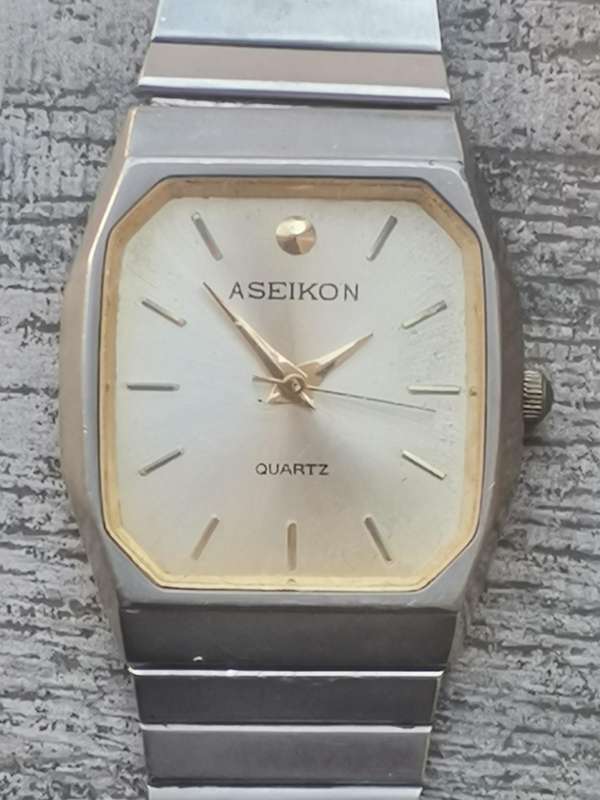 MENS VINTAGE ASEIKON STAINLESS STEEL WATCH IN EXCELLENT WORKING CONDITION