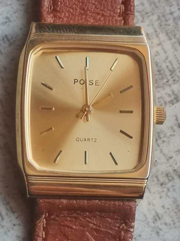 MENS GOLD PLATED POISE WATCH WITH 2 EXTRA STRAPS IN EXCELLENT WORKING CONDITION
