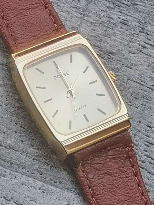 MENS GOLD PLATED POISE WATCH WITH 2 EXTRA STRAPS IN EXCELLENT WORKING CONDITION