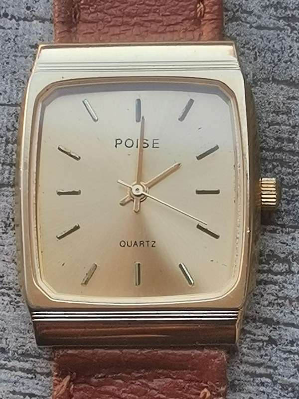 MENS GOLD PLATED POISE WATCH WITH 2 EXTRA STRAPS IN EXCELLENT WORKING CONDITION