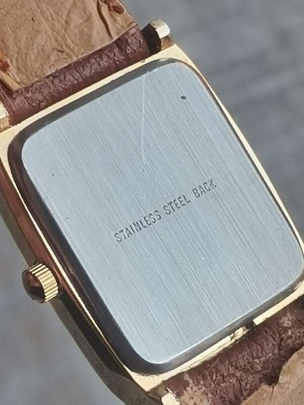 MENS GOLD PLATED POISE WATCH WITH 2 EXTRA STRAPS IN EXCELLENT WORKING CONDITION