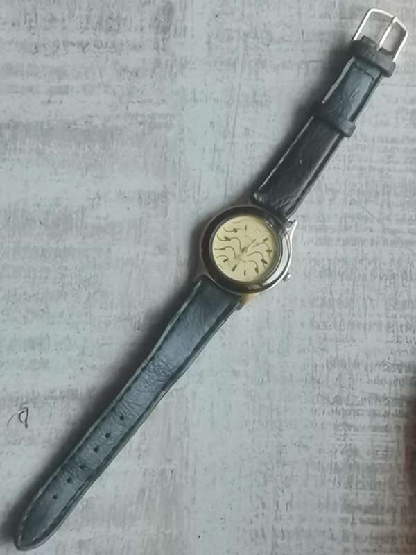 LADIES POISE WATCH IN EXCELLENT WORKING CONDITION