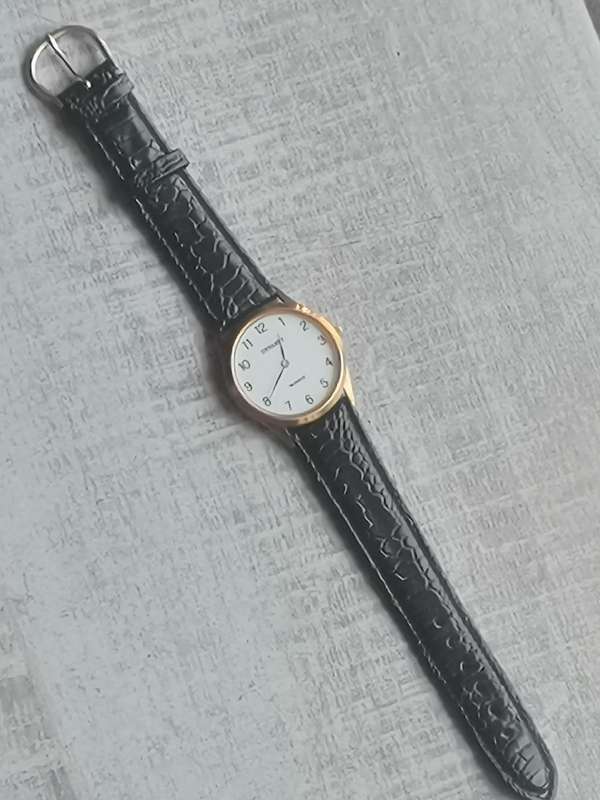MENS VINTAGE DYNASTY EXTRA SLIM MENS GOLD PLATED WATCH IN EXCELLENT WORKING CONDITION