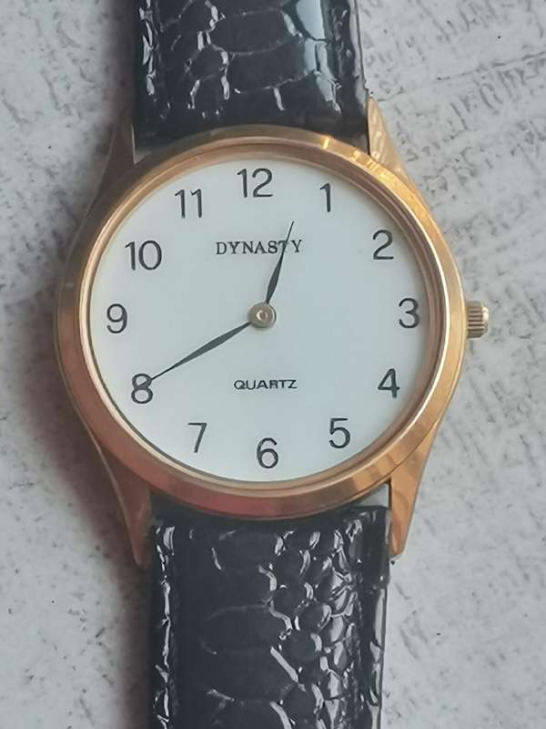 MENS VINTAGE DYNASTY EXTRA SLIM MENS GOLD PLATED WATCH IN EXCELLENT WORKING CONDITION
