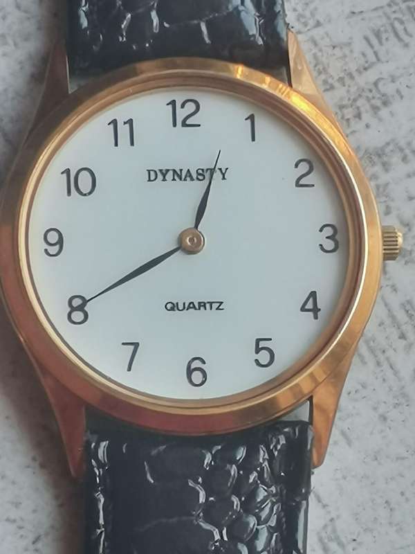 MENS VINTAGE DYNASTY EXTRA SLIM MENS GOLD PLATED WATCH IN EXCELLENT WORKING CONDITION
