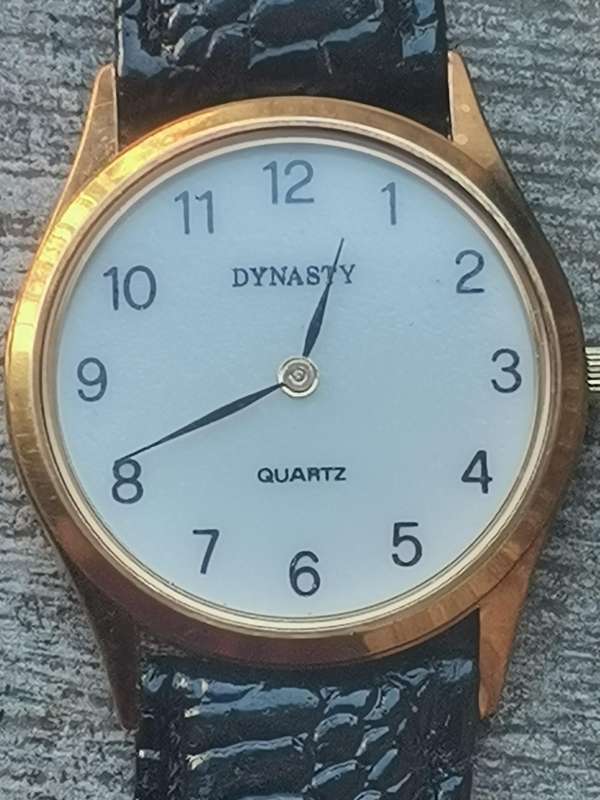 MENS VINTAGE DYNASTY EXTRA SLIM MENS GOLD PLATED WATCH IN EXCELLENT WORKING CONDITION