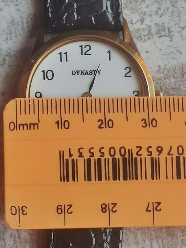 MENS VINTAGE DYNASTY EXTRA SLIM MENS GOLD PLATED WATCH IN EXCELLENT WORKING CONDITION