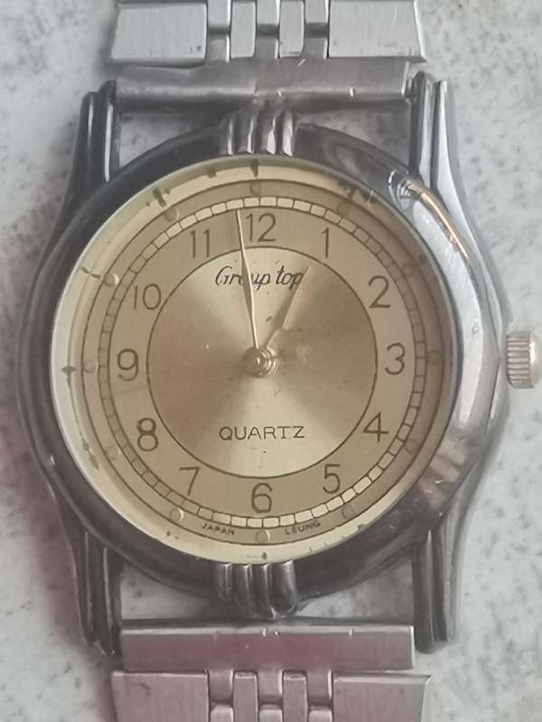 LADIES GROUP TOP WATCH WITH STAINLESS STEEL STRAP IN EXCELLENT WORKING CONDITION