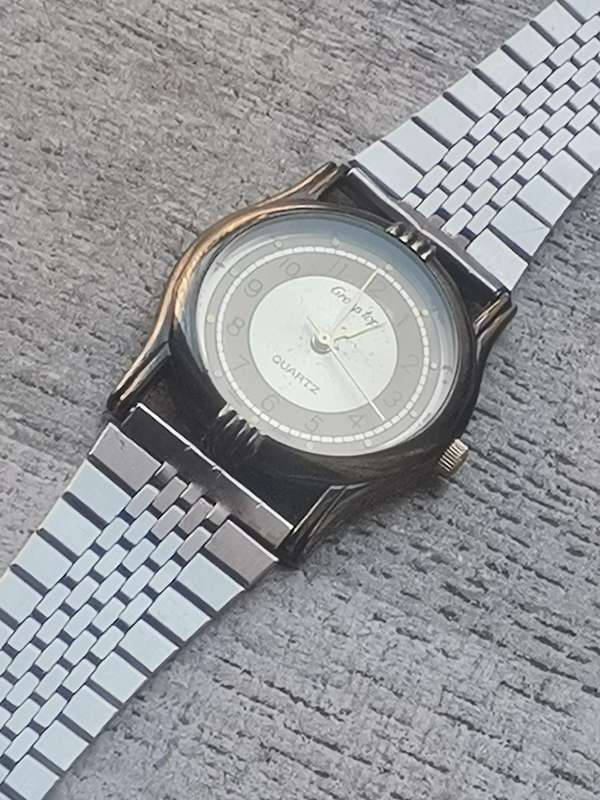 LADIES GROUP TOP WATCH WITH STAINLESS STEEL STRAP IN EXCELLENT WORKING CONDITION