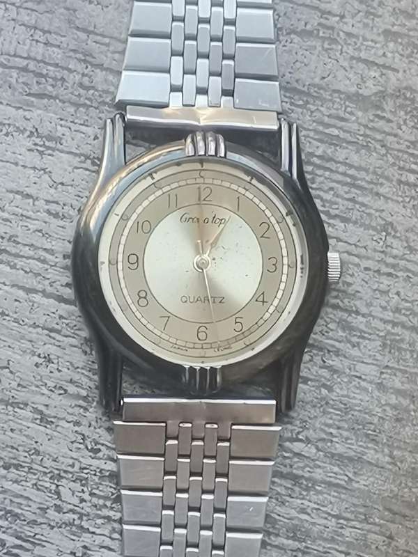 LADIES GROUP TOP WATCH WITH STAINLESS STEEL STRAP IN EXCELLENT WORKING CONDITION
