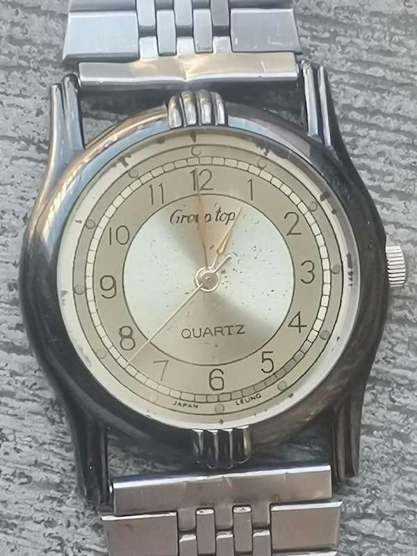 LADIES GROUP TOP WATCH WITH STAINLESS STEEL STRAP IN EXCELLENT WORKING CONDITION
