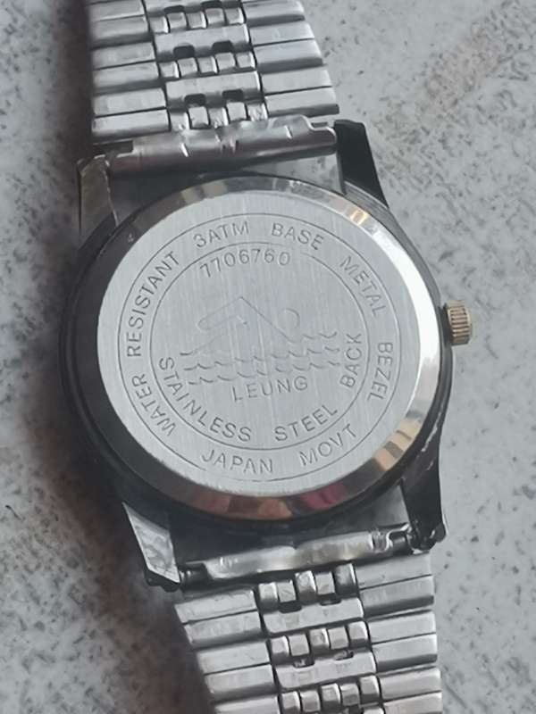 LADIES GROUP TOP WATCH WITH STAINLESS STEEL STRAP IN EXCELLENT WORKING CONDITION