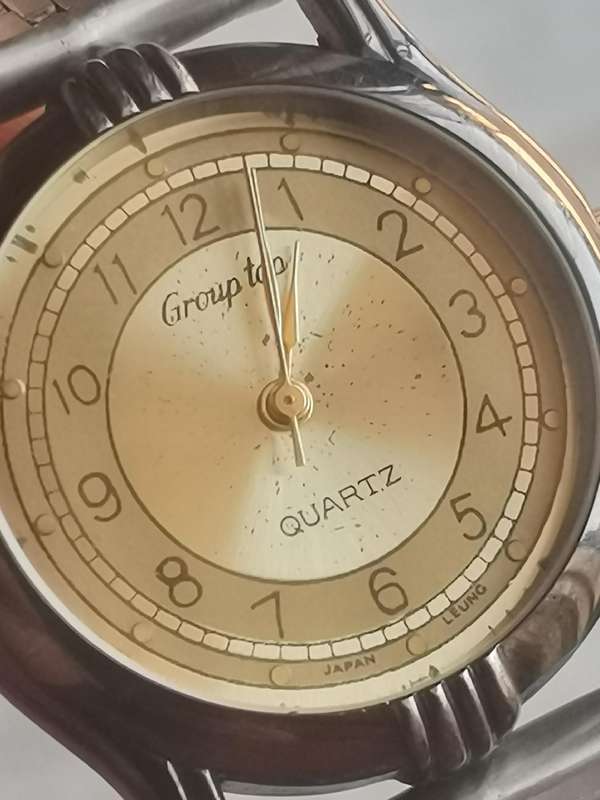 LADIES GROUP TOP WATCH WITH STAINLESS STEEL STRAP IN EXCELLENT WORKING CONDITION