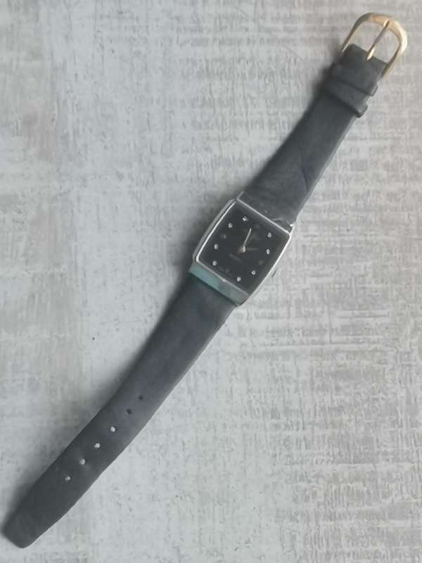 LADIES DE LUXE WATCH IN EXCELLENT WORKING CONDITION