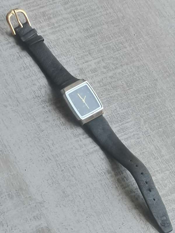 LADIES DE LUXE WATCH IN EXCELLENT WORKING CONDITION