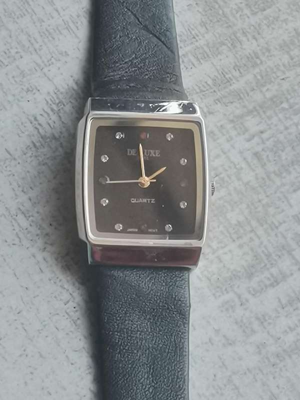 LADIES DE LUXE WATCH IN EXCELLENT WORKING CONDITION