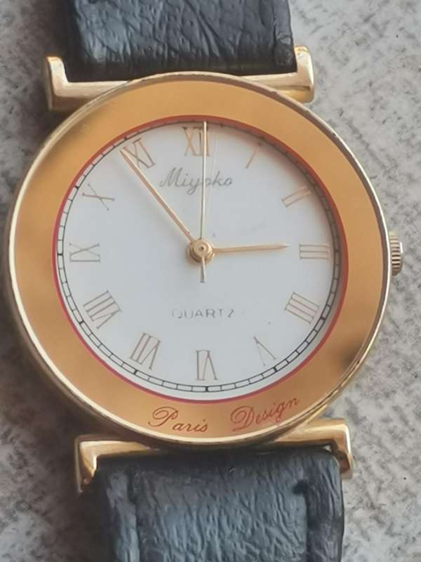 LADIES PARIS DESIGN WATCH IN EXCELLENT WORKING CONDITION