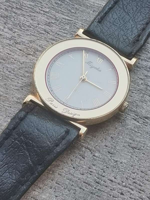 LADIES PARIS DESIGN WATCH IN EXCELLENT WORKING CONDITION