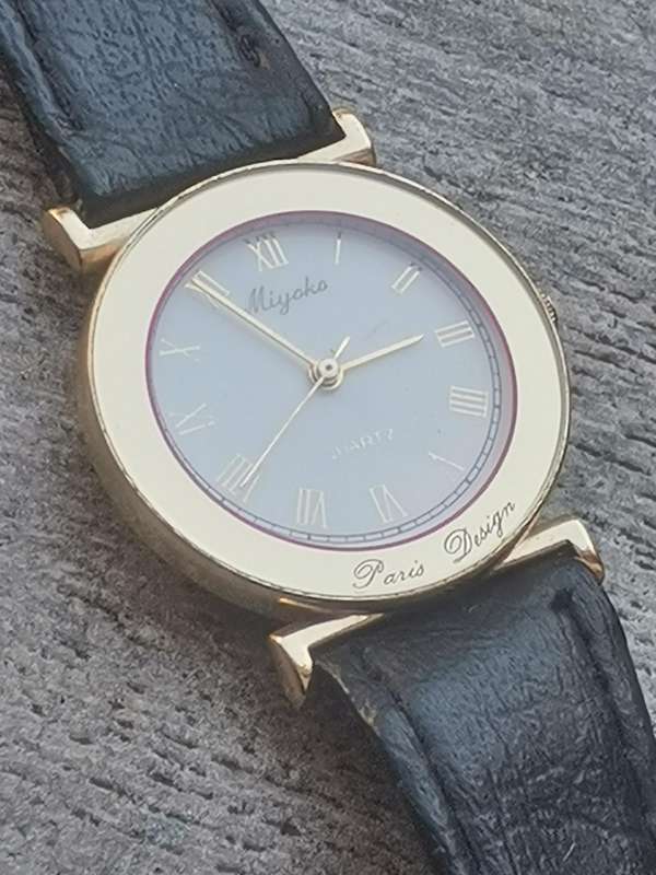 LADIES PARIS DESIGN WATCH IN EXCELLENT WORKING CONDITION