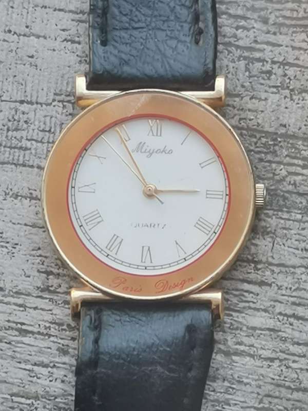 LADIES PARIS DESIGN WATCH IN EXCELLENT WORKING CONDITION