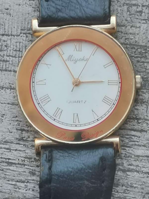 LADIES PARIS DESIGN WATCH IN EXCELLENT WORKING CONDITION