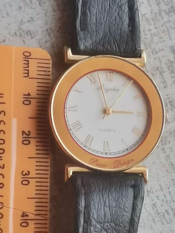 LADIES PARIS DESIGN WATCH IN EXCELLENT WORKING CONDITION