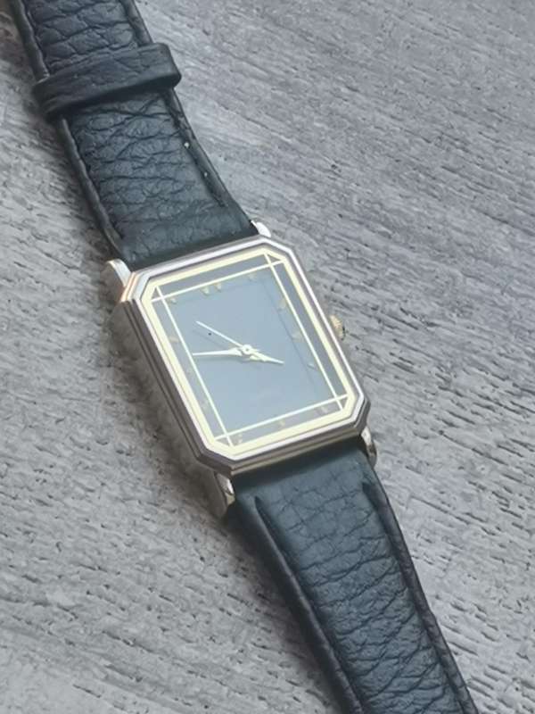 LADIES VINTAGE POISE WATCH IN EXCELLENT WORKING CONDITION